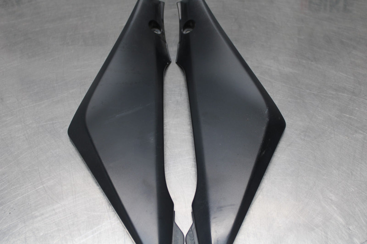 05-06 SUZUKI GSXR1000 RIGHT LEFT GAS FUEL TANK PANELS COVERS TRIM COWLS BB857