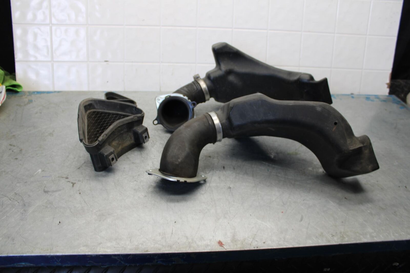 06-07 KAWASAKI NINJA ZX14R RIGHT LEFT AIR INTAKE DUCTS bb433