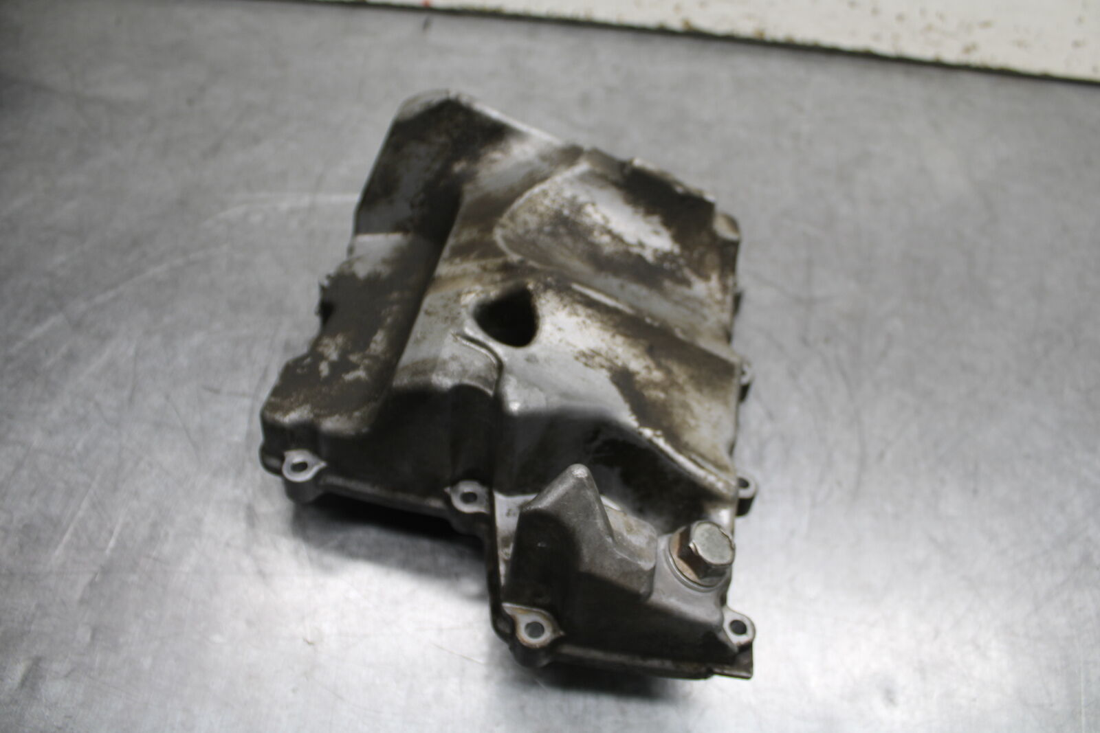 06 YAMAHA YZF R6 ENGINE MOTOR BOTTOM OIL PAN COVER BB716