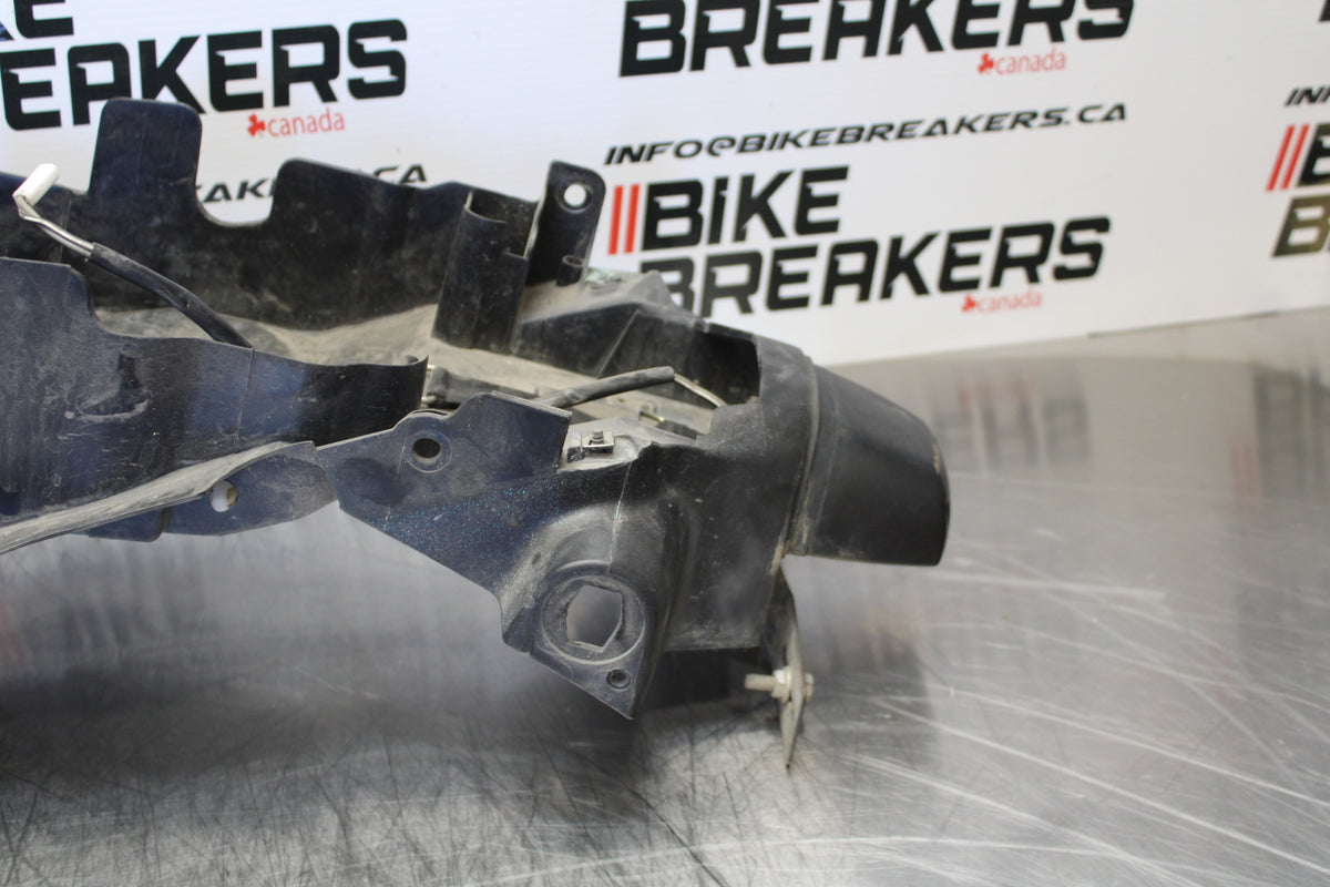 00 SUZUKI SV650 REAR BACK TAIL UNDERTAIL BATTERY TRAY PLASTIC BB156