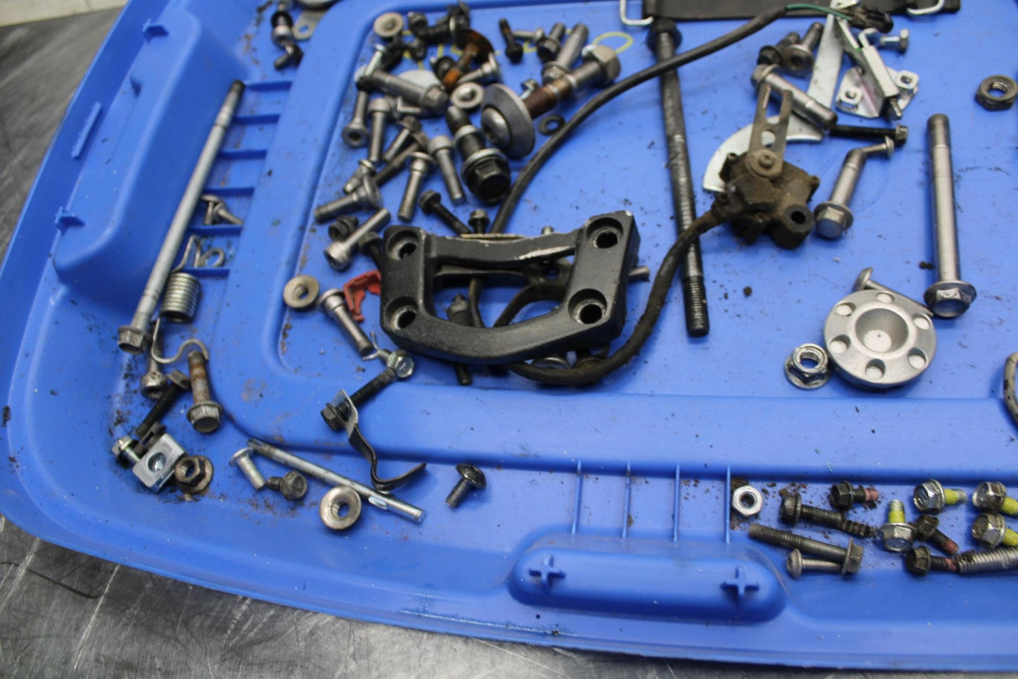 11 KAWASAKI NINJA 650 ER EX 650 LEFTOVER BOLTS HARDWARE MOTOR SCREWS BB503