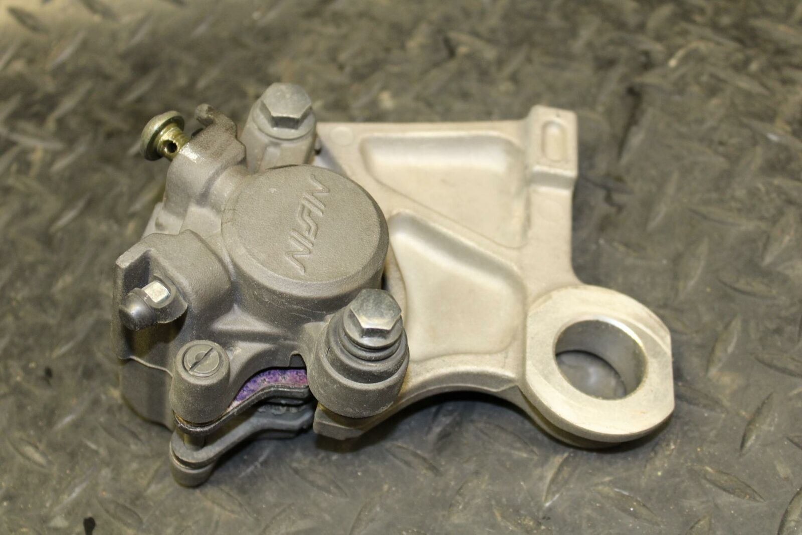 08-16 YAMAHA YZF R6 R6R 2C0 REAR BACK BRAKE CALIPER W MOUNT BRACKET BB178