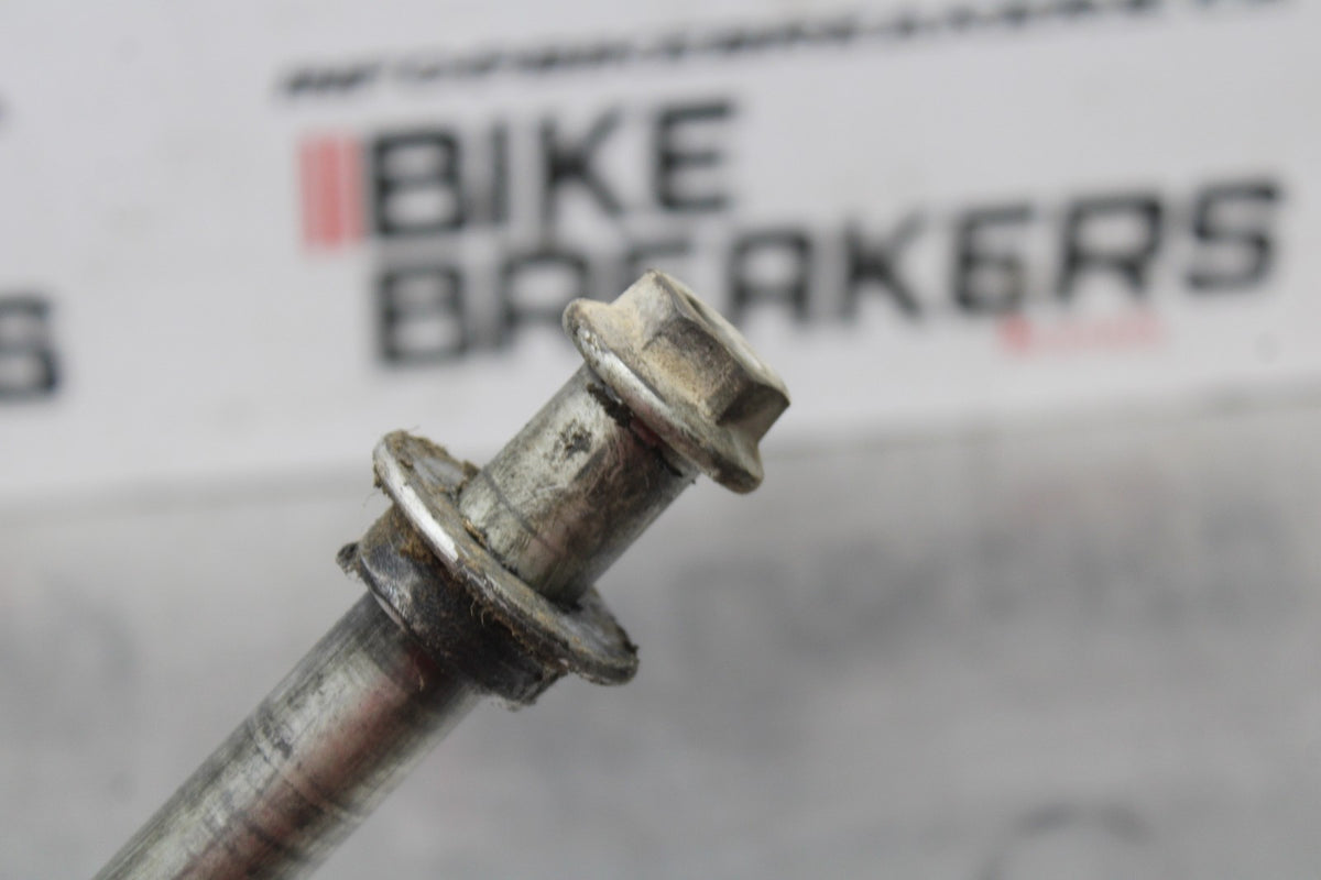 98-05 HONDA SUPER HAWK 1000 VTR1000F REAR AXLE BACK WHEEL RIM BOLT AXEL BB821