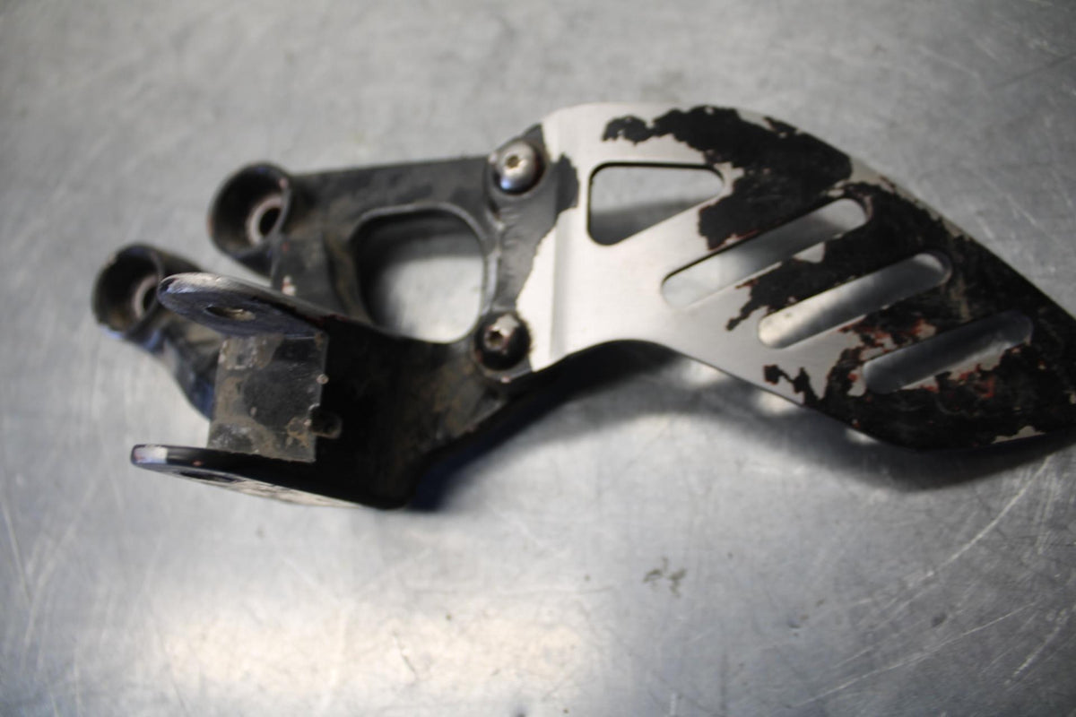 08-10 SUZUKI GSXR 600  LEFT REARSET  DRIVER FOOT PEG BRACKET MOUNT BB101 #B
