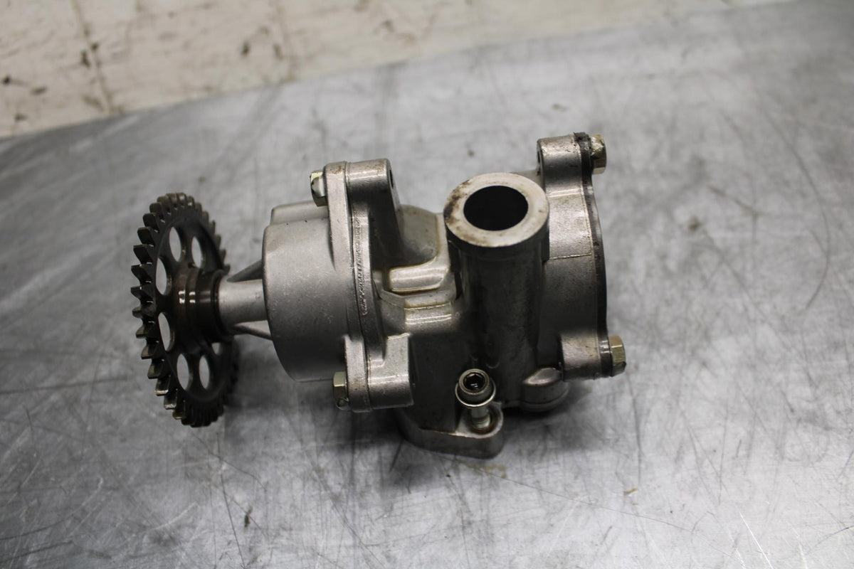 91-92 SUZUKI GSXR750 M  ENGINE MOTOR OIL PUMP BB493