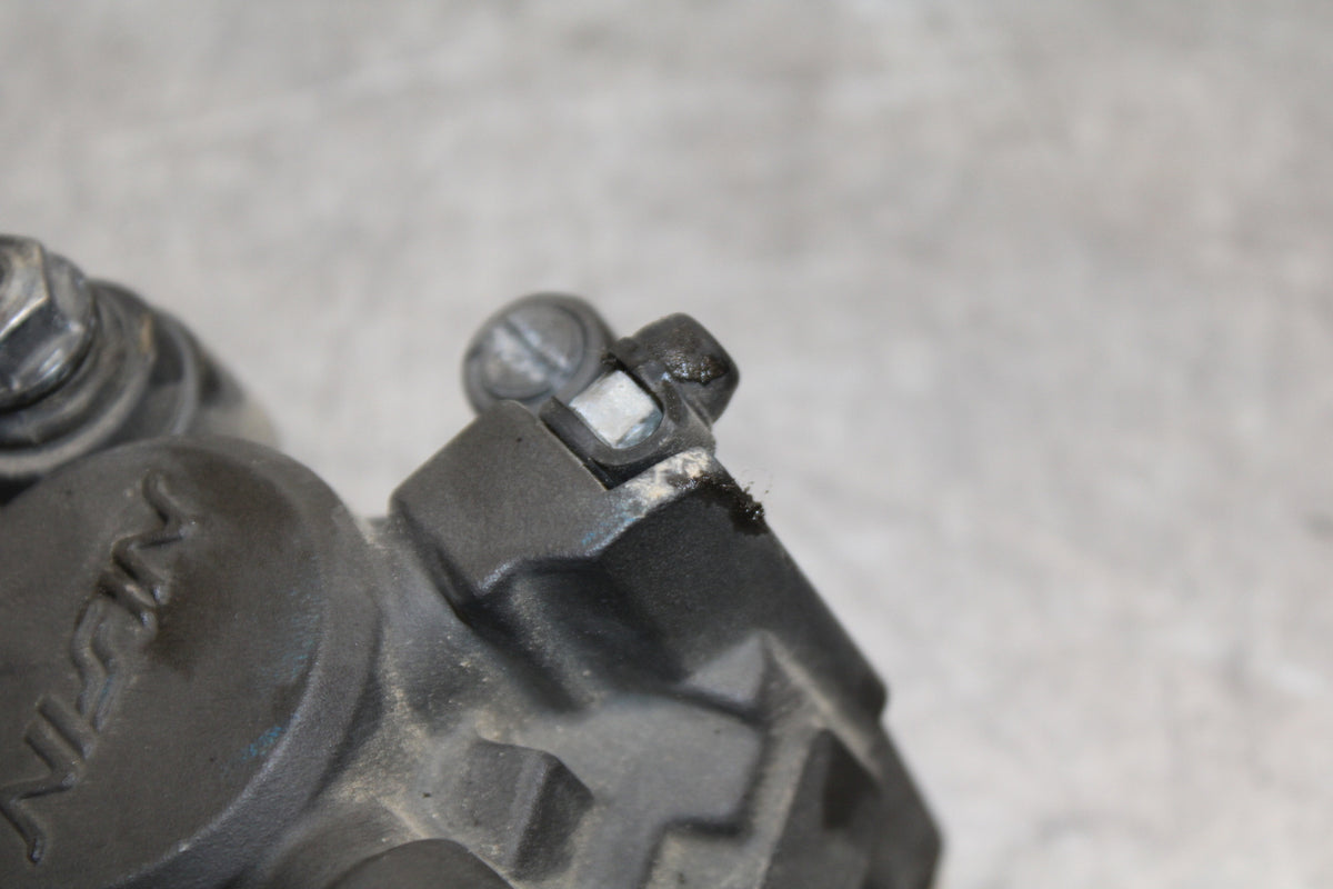 07-08 YAMAHA YZF R1 REAR BACK BRAKE CALIPER W MOUNT BRACKET BB724