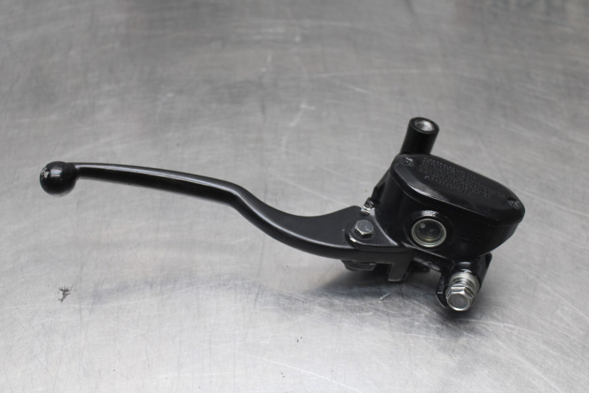 18-26 KAWASAKI Z400 FRONT BRAKE MASTER CYLINDER w/ LEVER BB852
