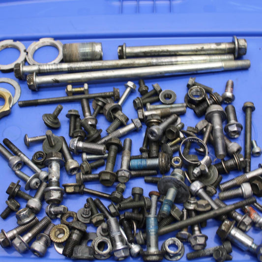 2001 Suzuki GSXR600  BOLTS HARDWARE MISCELLANEOUS SCREWS BB59