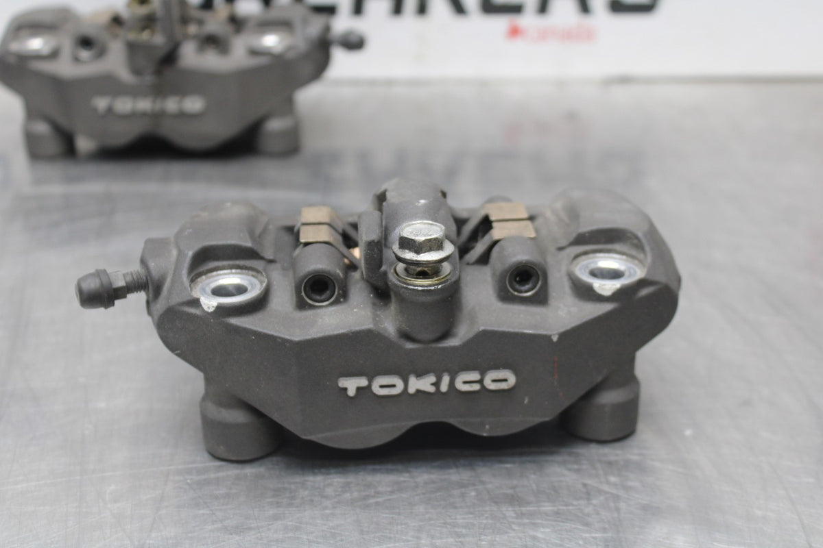 06-07 SUZUKI GSXR 600 RIGHT LEFT FRONT BRAKE CALIPER SET PAIR CALIPERS BB845