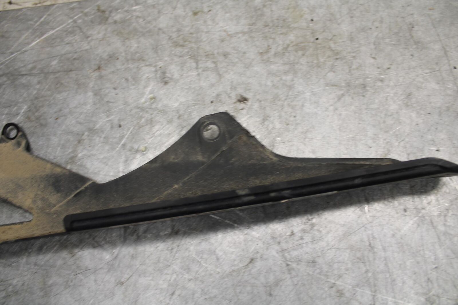 2007 Suzuki GSXR600 REAR BACK DRIVE CHAIN GUARD COVER SHIELD 61311-01H10 BB540