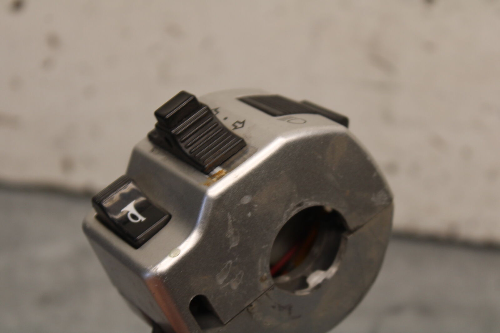 05-06 SUZUKI BOULEVARD M50 LEFT CLIP ON HANDLE HORN SIGNALS SWITCH BB671