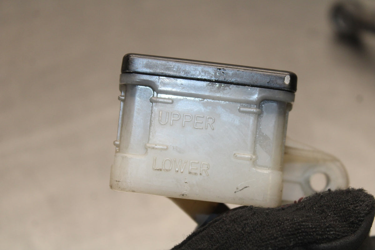 05-06 HONDA CBR600RR REAR BACK BRAKE MASTER CYLINDER W RESERVOIR BB945