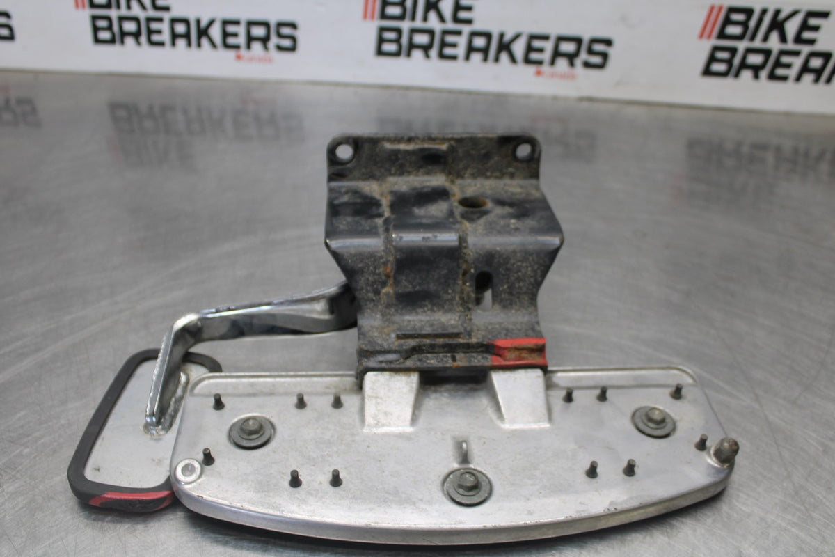 05-09 SUZUKI BOULEVARD C90 RIGHT FRONT FOOT REST PEG STEP BB918