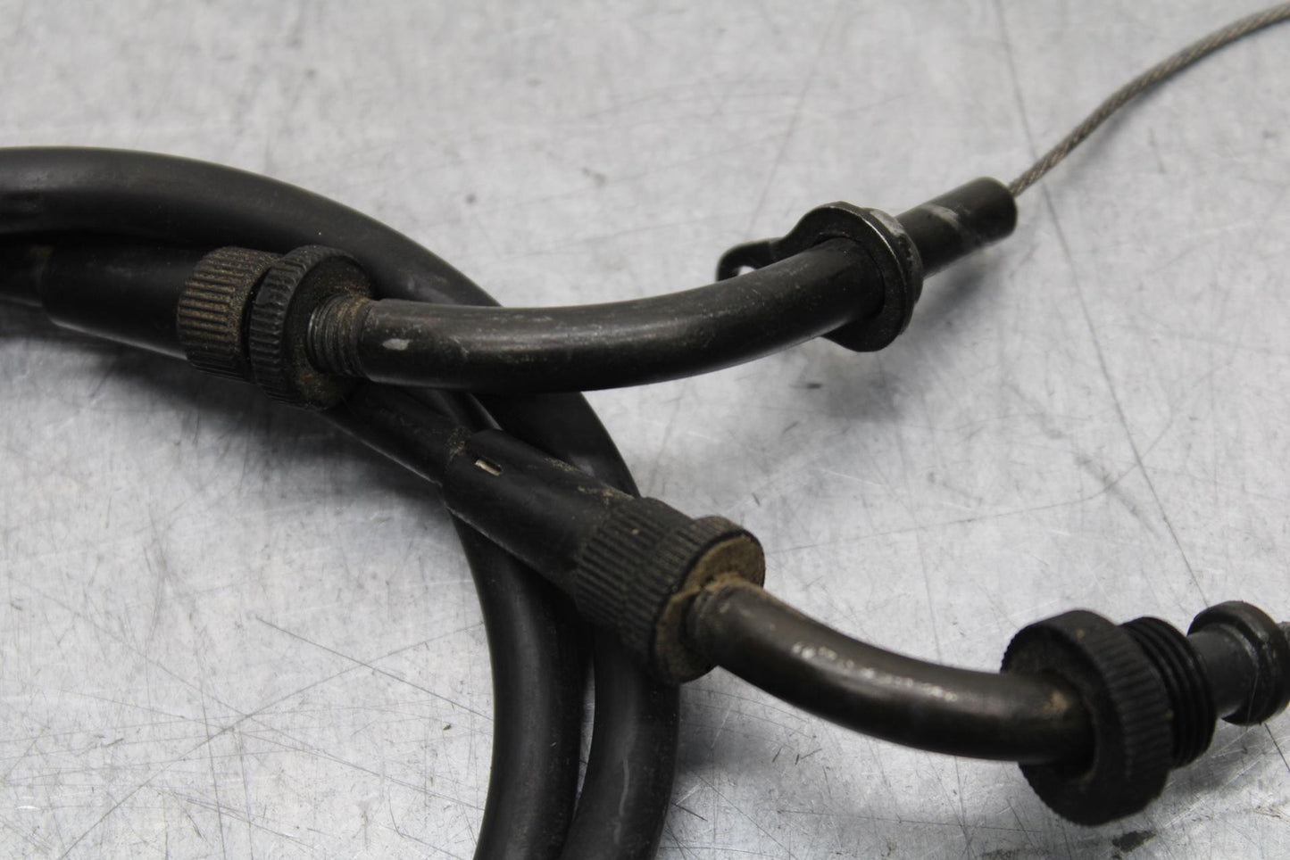 1999 Suzuki GSXR600 THROTTLE CABLES LINES 58300-33E00 58300-33E10 BB580