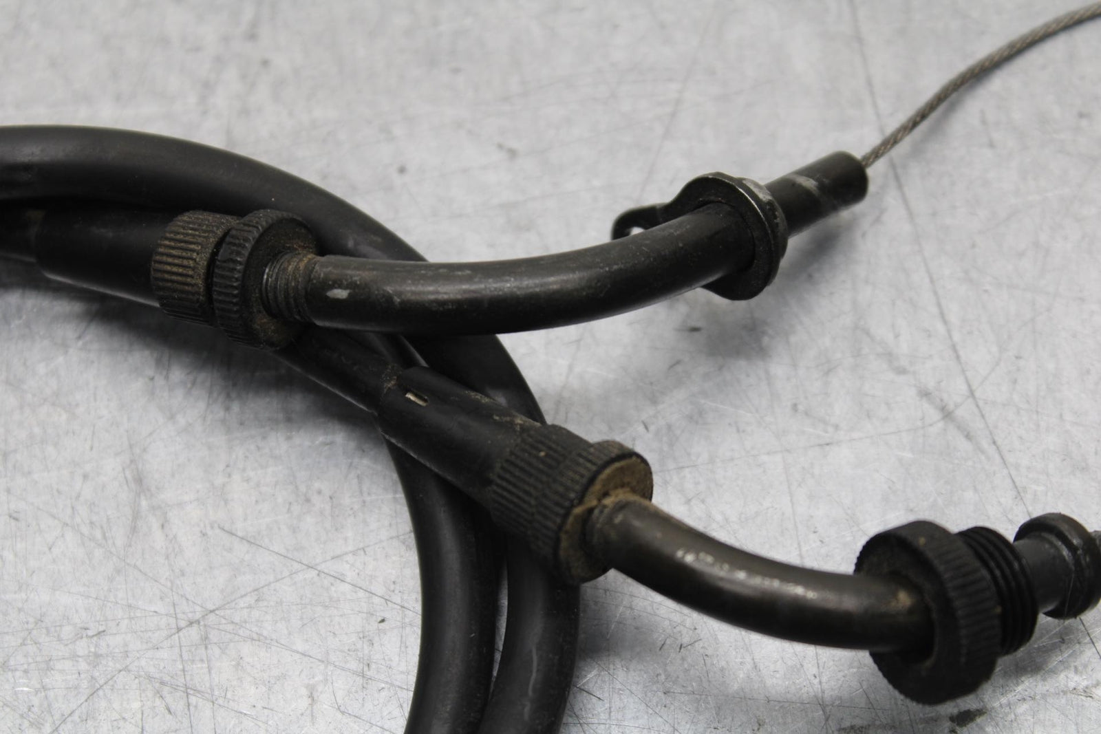 1999 Suzuki GSXR600 THROTTLE CABLES LINES 58300-33E00 58300-33E10 BB580