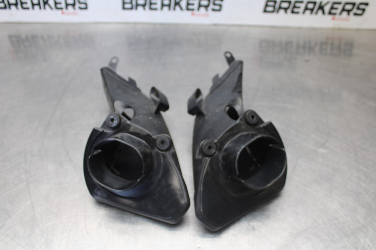 16 APRILIA TUONO V4 1100 RIGHT LEFT AIR INTAKE DUCTS BB905