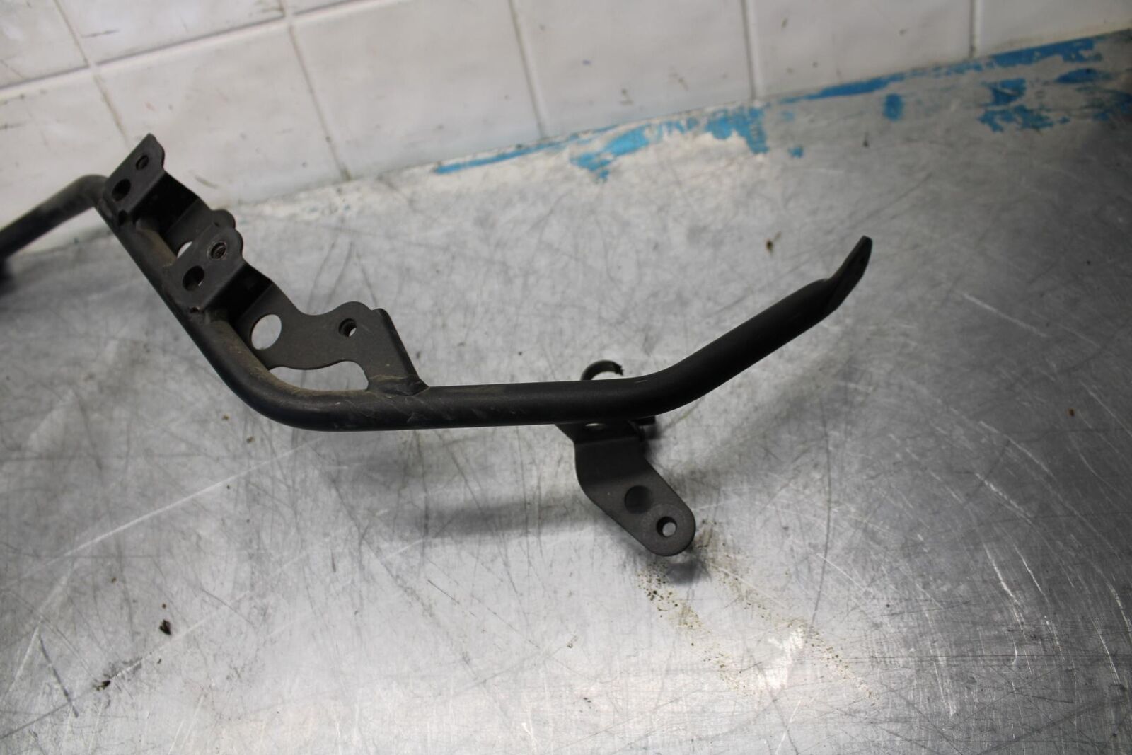 07-08 KAWASAKI CONCOURS 1400 ABS RIGHT FAIRING STAY BRACKET BB449