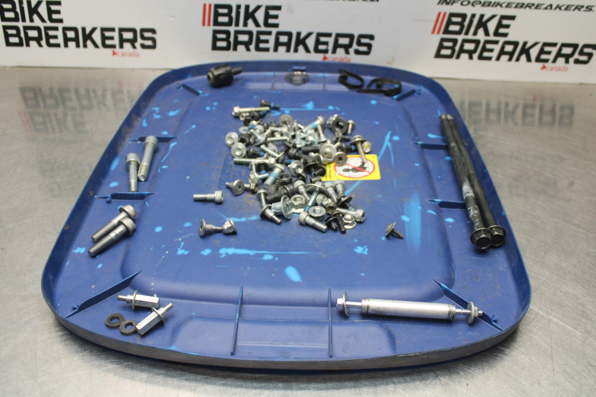 24-25 SUZUKI GSXR1000 MOUNTING BOLTS HARDWARE MOTOR SCREWS BB767
