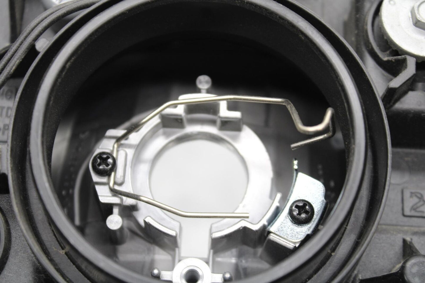 2015 Suzuki GSXR750 FRONT HEADLIGHT HEAD LIGHT LAMP BB595