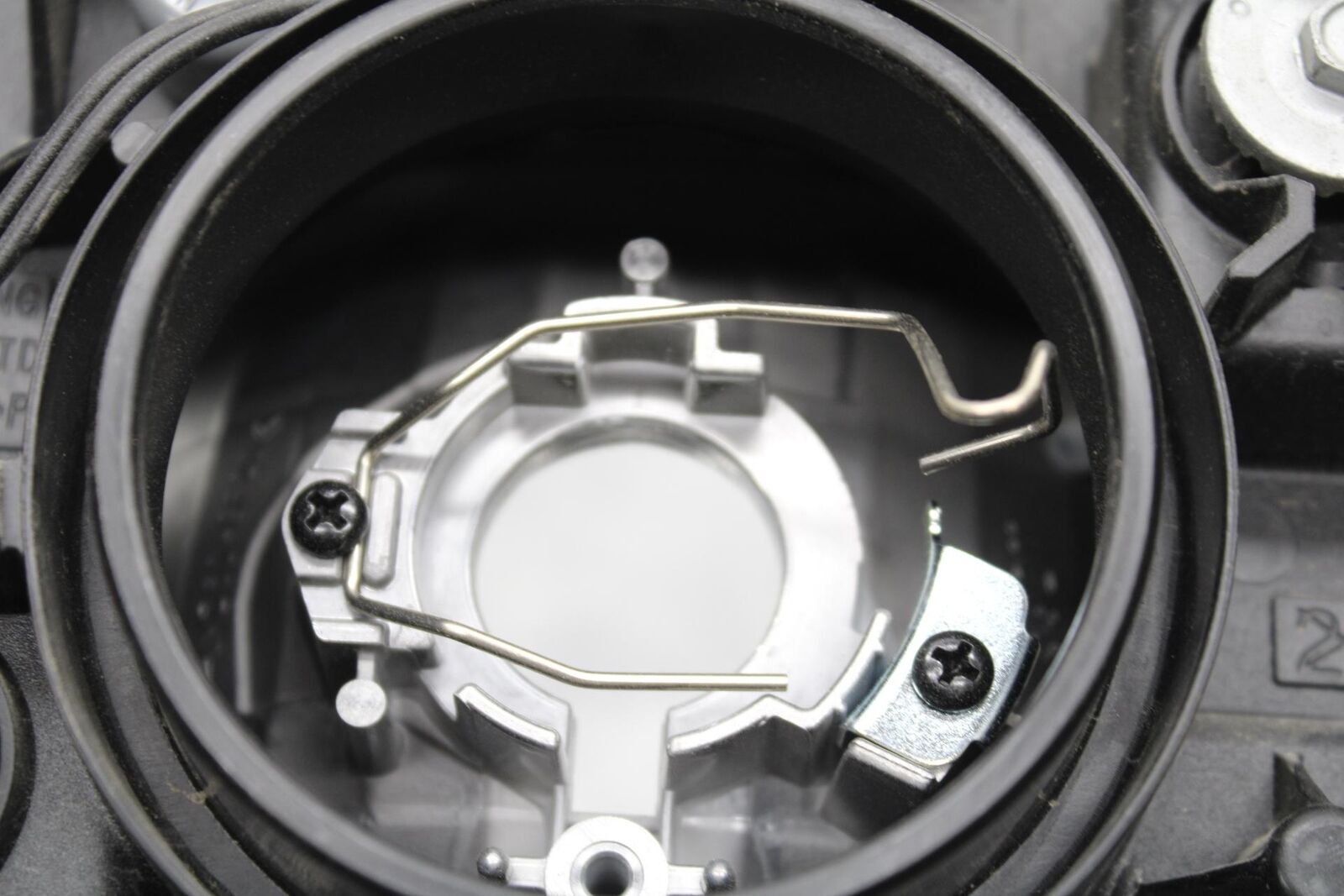 2015 Suzuki GSXR750 FRONT HEADLIGHT HEAD LIGHT LAMP BB595