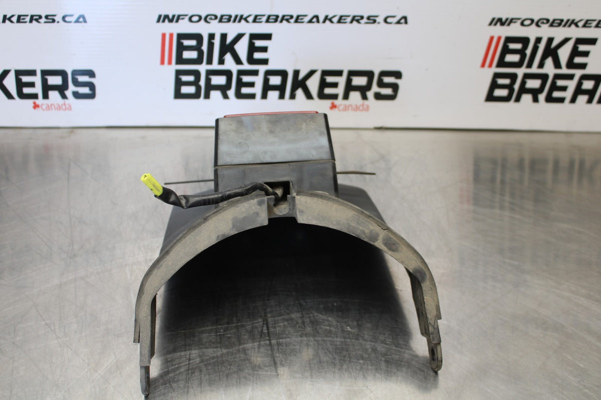 09 YAMAHA V STAR 950 LICENSE PLATE LIGHT & BRACKET MOUNT BB172