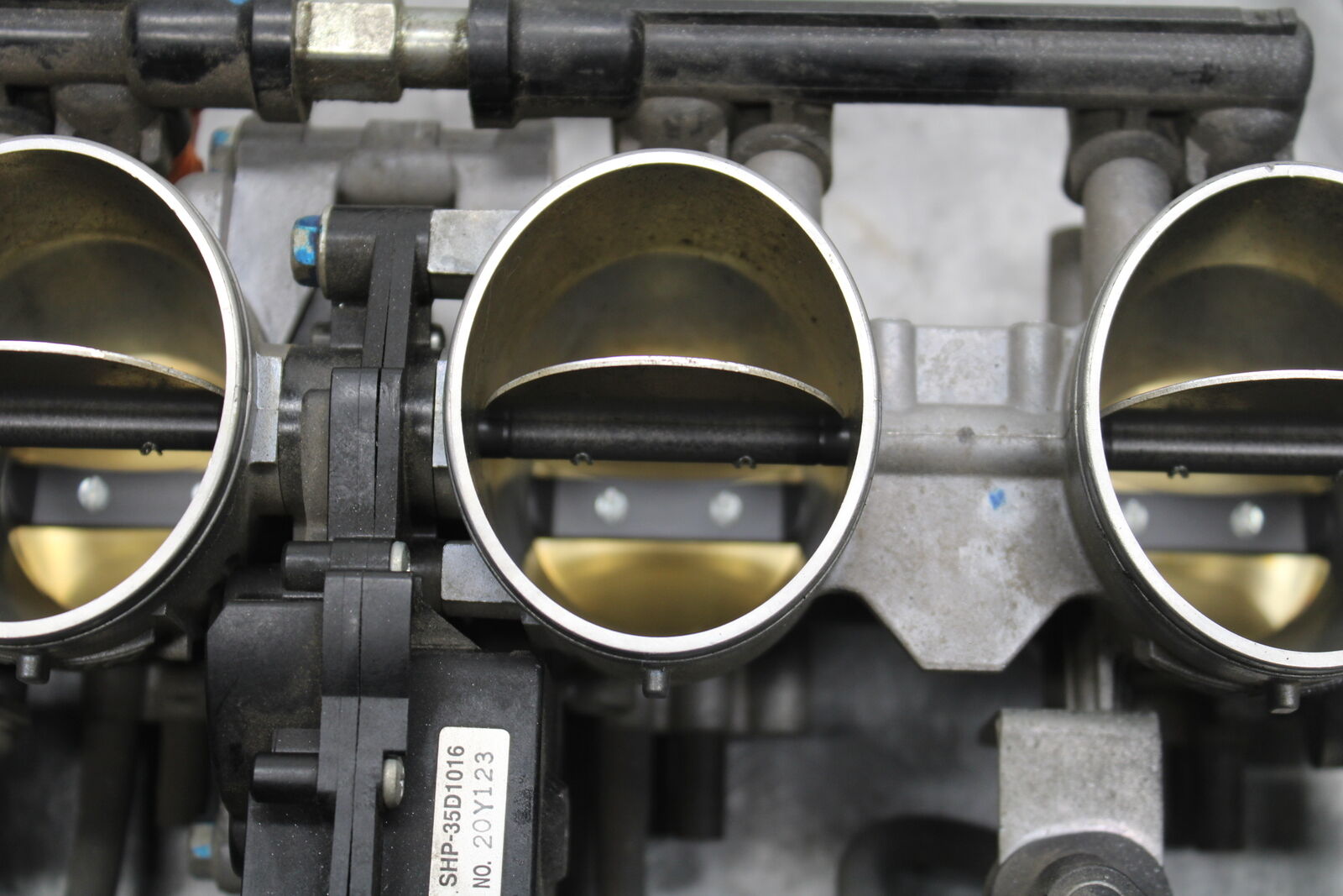 13-18 KAWASAKI NINJA ZX6R MAIN FUEL INJECTORS / THROTTLE BODIES BB118