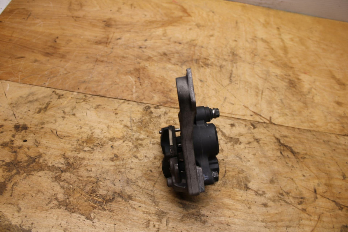 07-08 YAMAHA YZF R1 REAR BACK BRAKE CALIPER W MOUNT BRACKET BB333