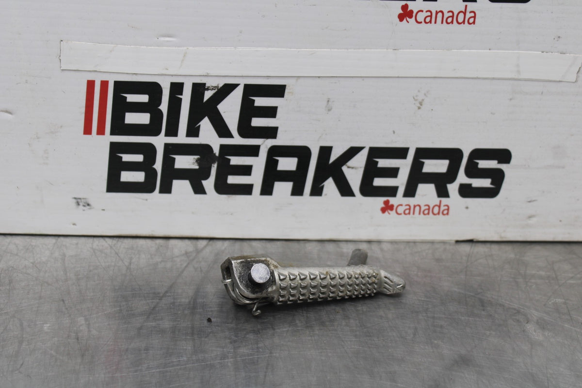 23-26 KAWASAKI NINJA ZX4RR RIGHT FRONT FOOT REST PEG STEP BB898