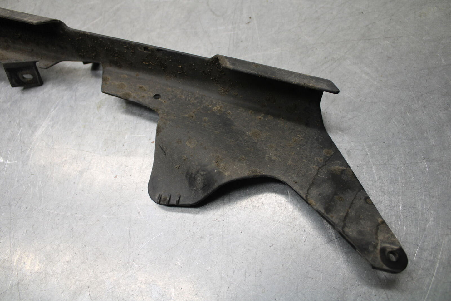 16 KAWASAKI NINJA ZX10R REAR BACK DRIVE CHAIN GUARD SHIELD 36014-0062  BB650