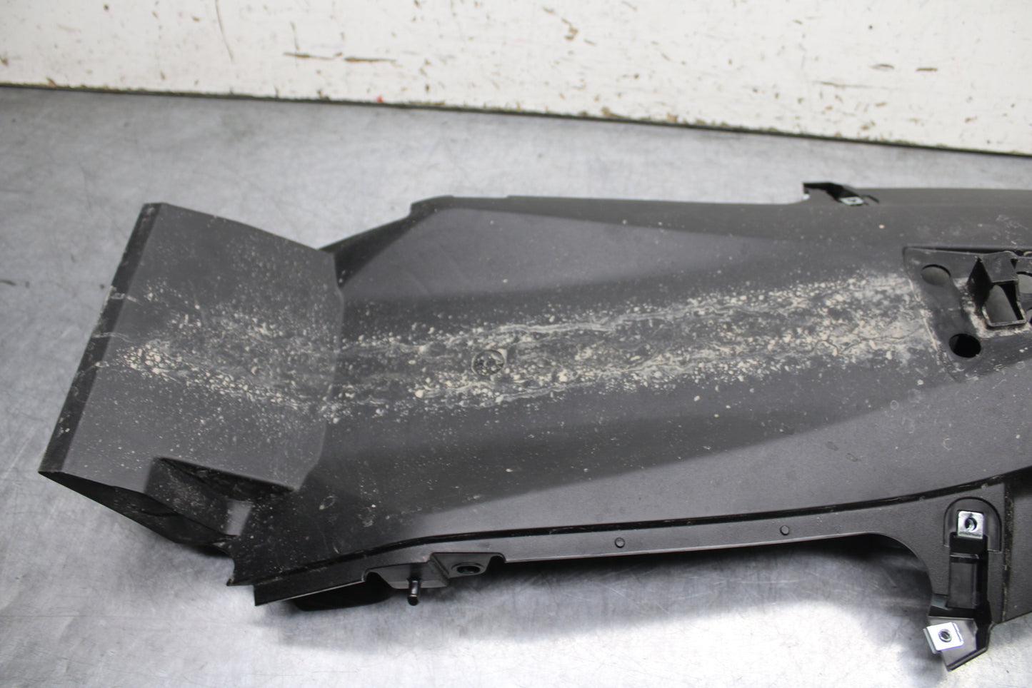 24 KAWASAKI NINJA 500 ABS REAR BACK TAIL UNDERTAIL FAIRING COWL FENDER BB730