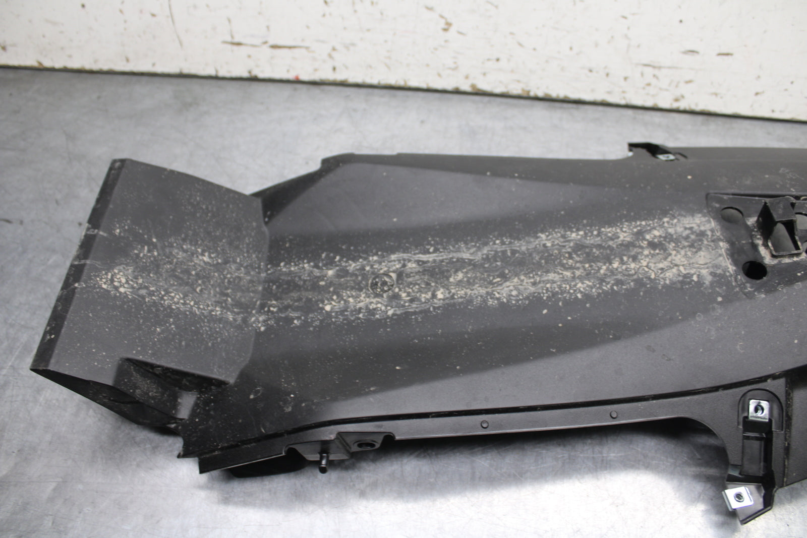 24 KAWASAKI NINJA 500 ABS REAR BACK TAIL UNDERTAIL FAIRING COWL FENDER BB730