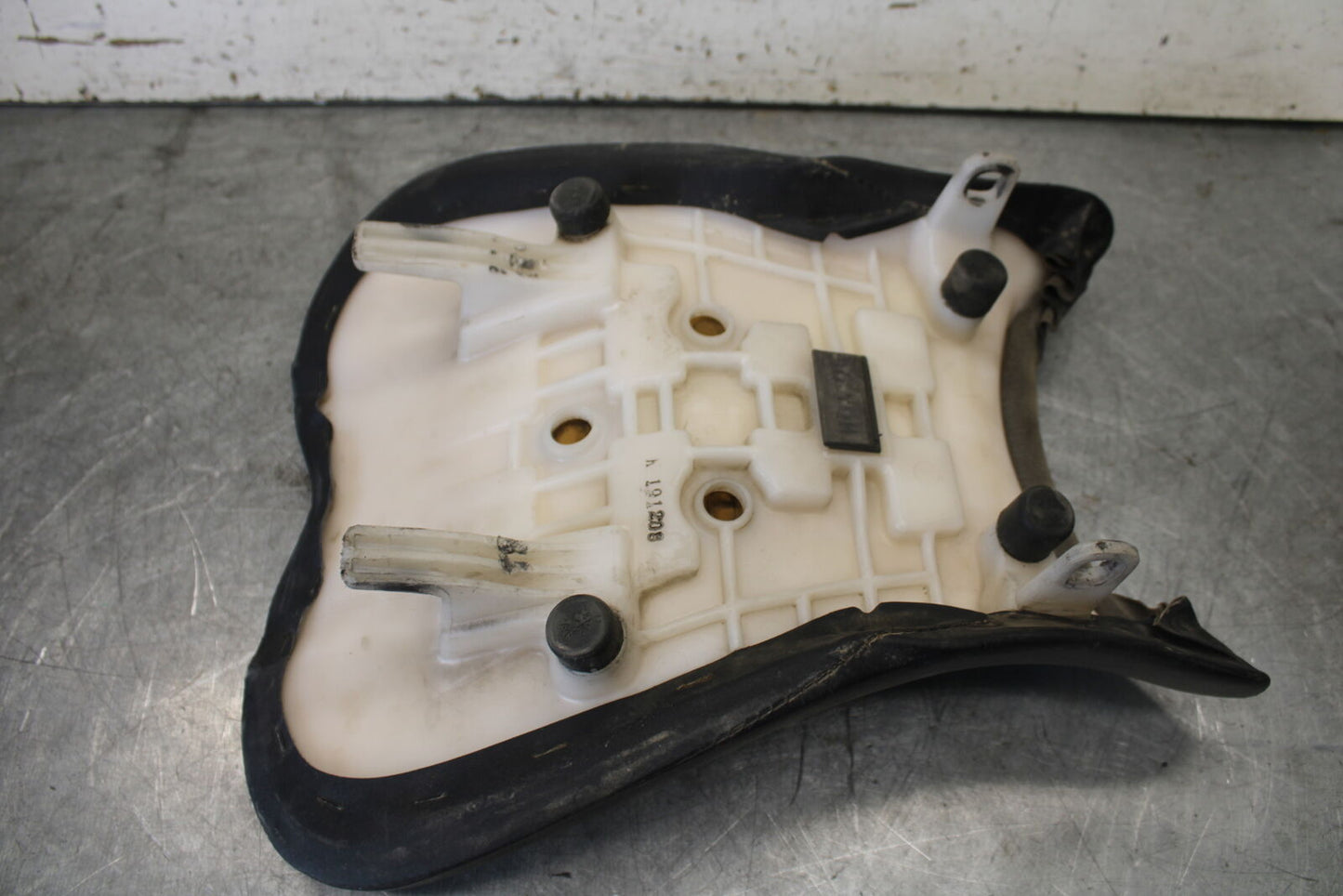 06-07 SUZUKI GSXR 600 FRONT DRIVERS SEAT PAD SADDLE PILLION  BB694