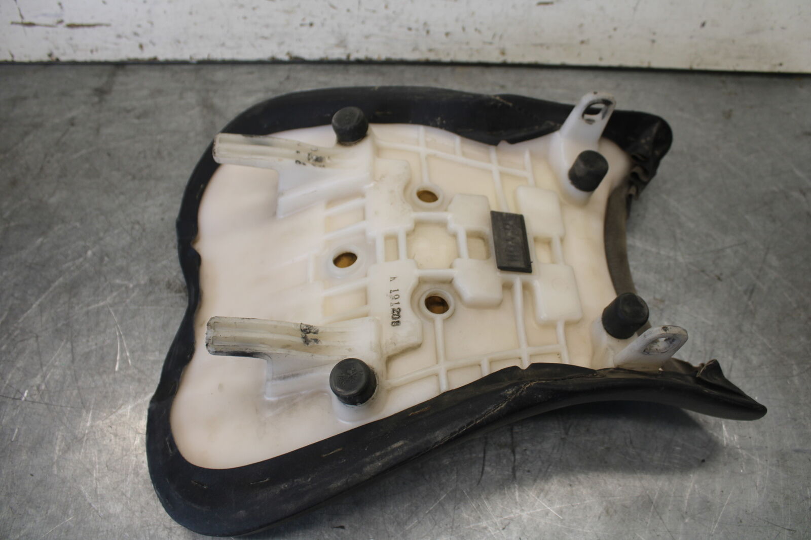 06-07 SUZUKI GSXR 600 FRONT DRIVERS SEAT PAD SADDLE PILLION  BB694