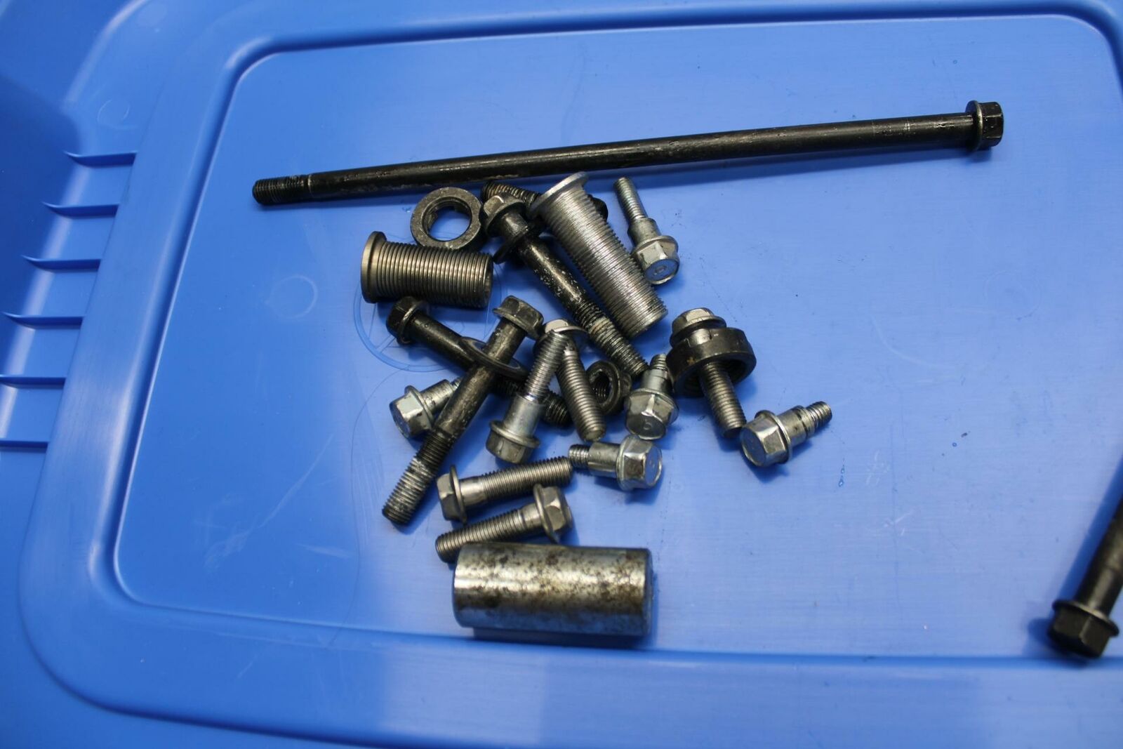 11-12 KAWASAKI Z1000 ENGINE MOUNTING BOLTS HARDWARE MOTOR SCREWS BB249