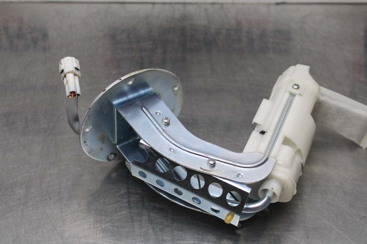15 SUZUKI GW250F FUEL PUMP GAS PETROL SENDER UNIT BB789