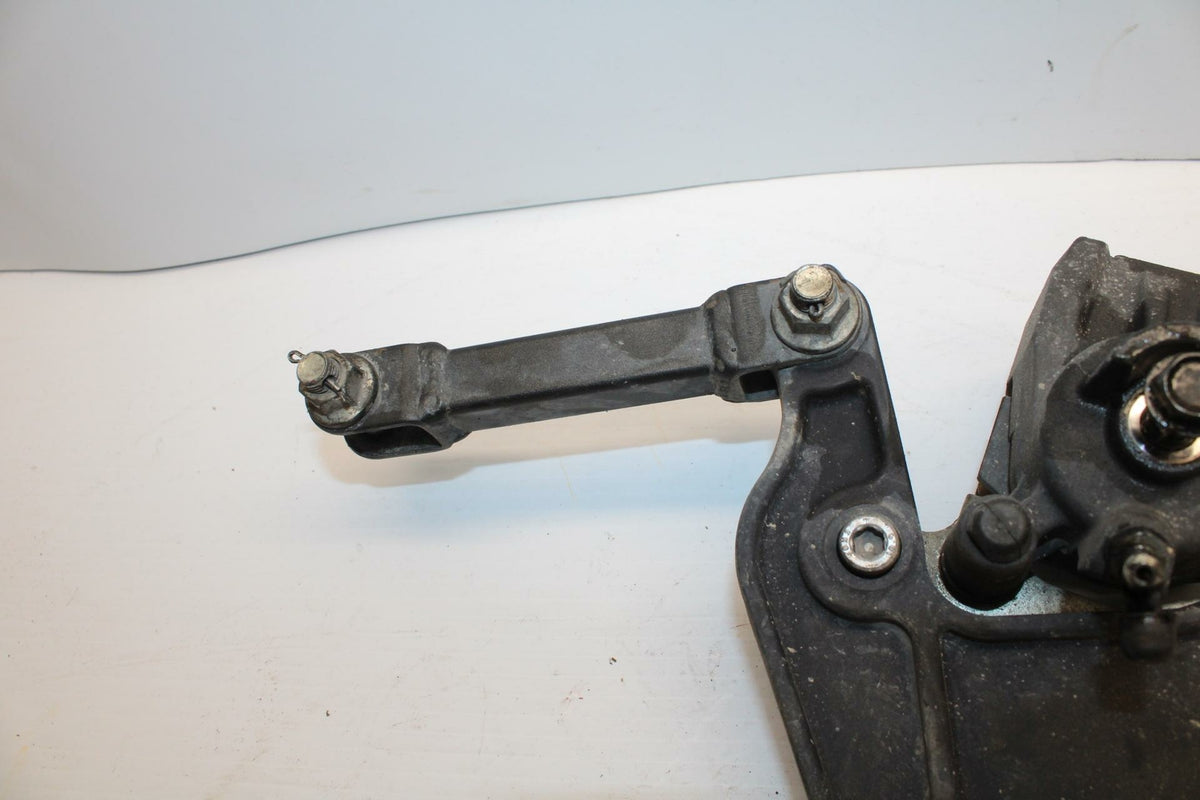 11-12 KAWASAKI Z1000 REAR BACK BRAKE CALIPER W MOUNT BRACKET BB249