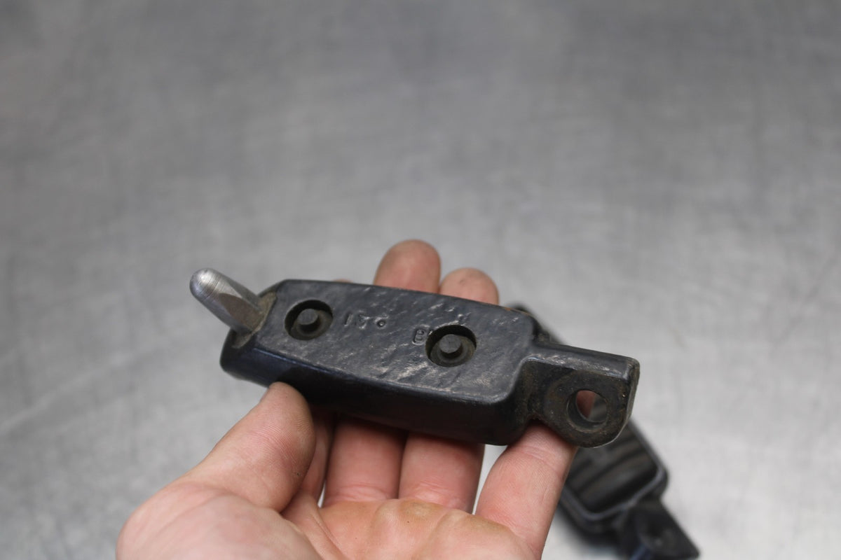 09-17 HARLEY-DAVIDSON V-ROD FRONT FOOT RESTS PEGS STEPS SET PAIR BB886