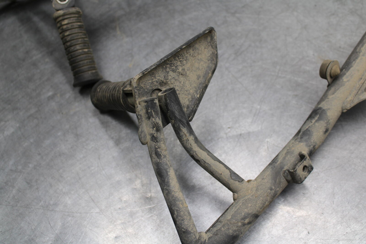 16-17 KAWASAKI VULCAN S 650 EN650 ABS REAR PASSENGER FOOT STEP PEG/ MOUNT BB731