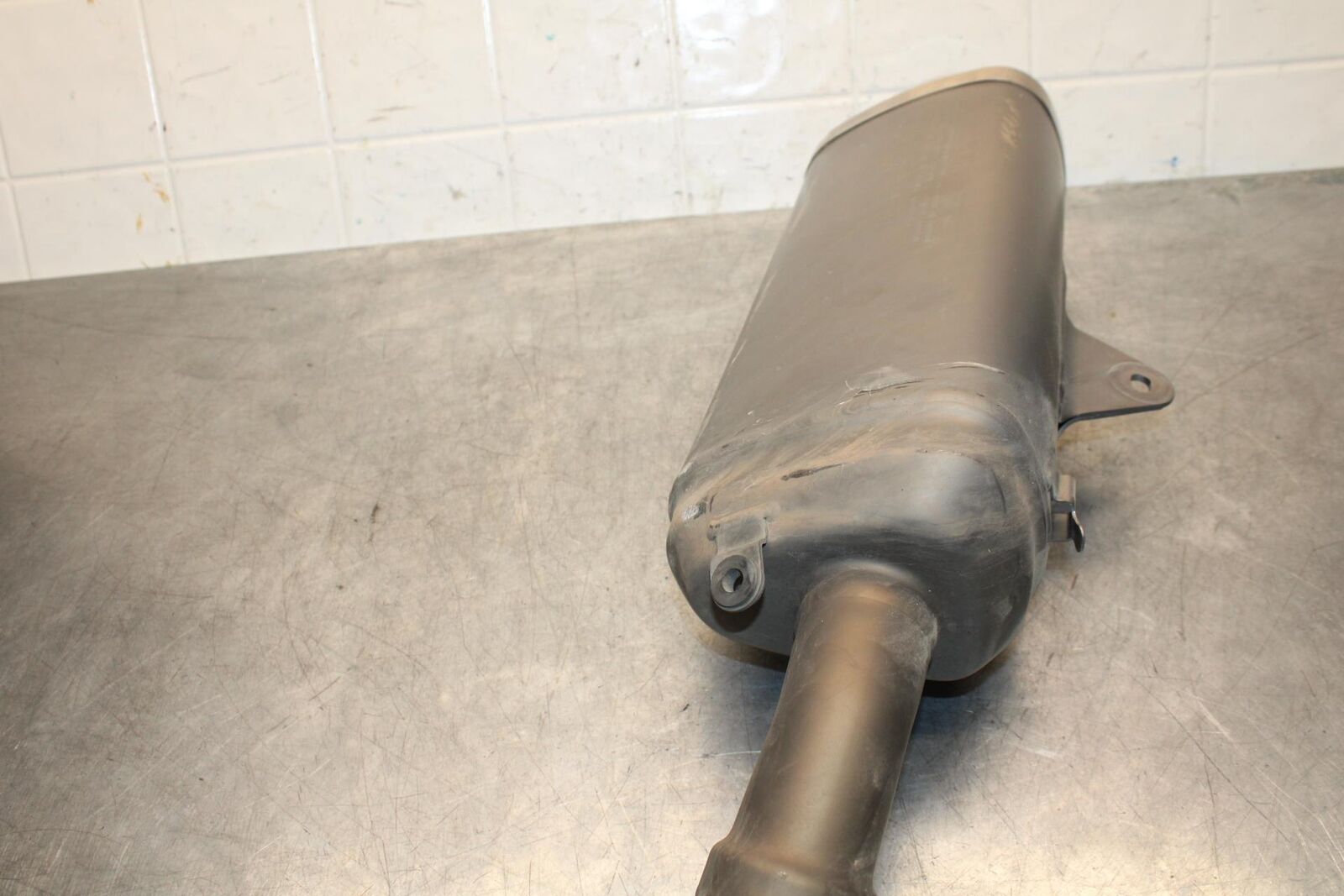 2017 Suzuki GSXR600 EXHAUST PIPE MUFFLER SLIP ON CAN 14310-14J00-H01 BB598