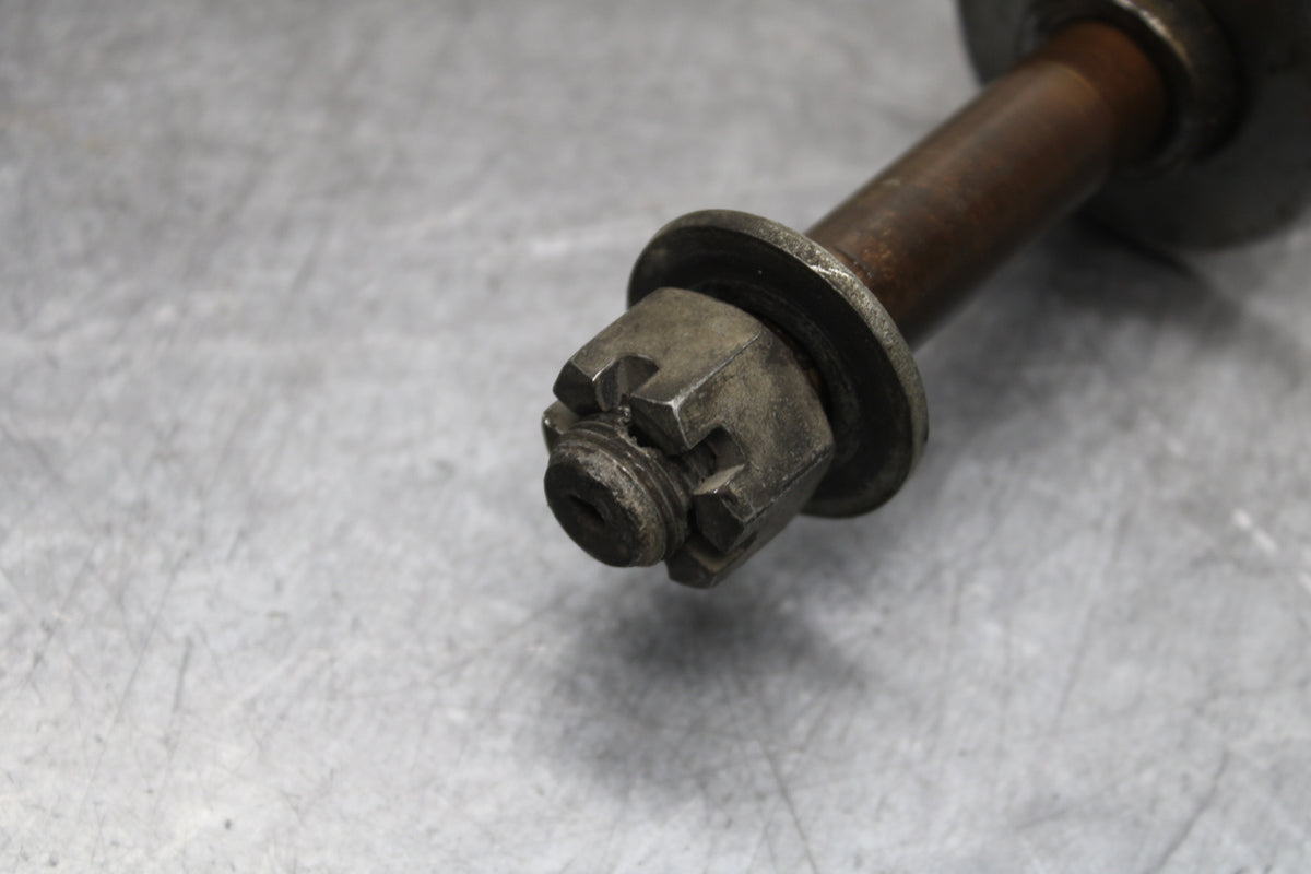 85-86 SUZUKI MADURA 1200 REAR AXLE BACK WHEEL RIM PIVOT BOLT AXEL  BB691