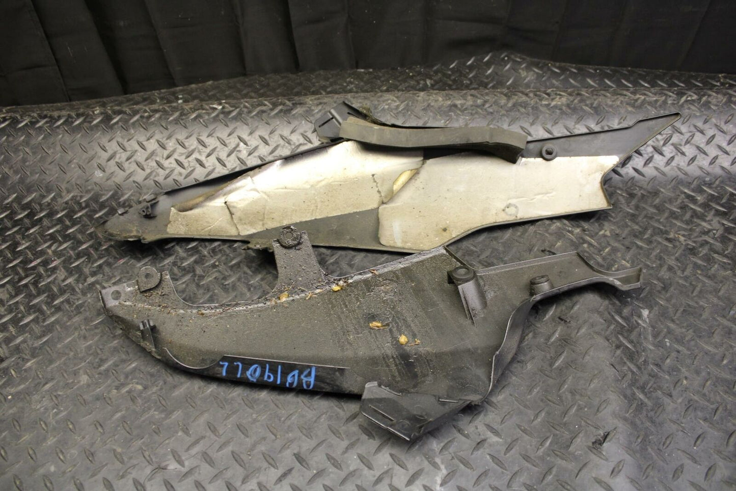 10 SUZUKI GSXR750 LOWER BOTTOM BELLY FAIRING COWL BB190