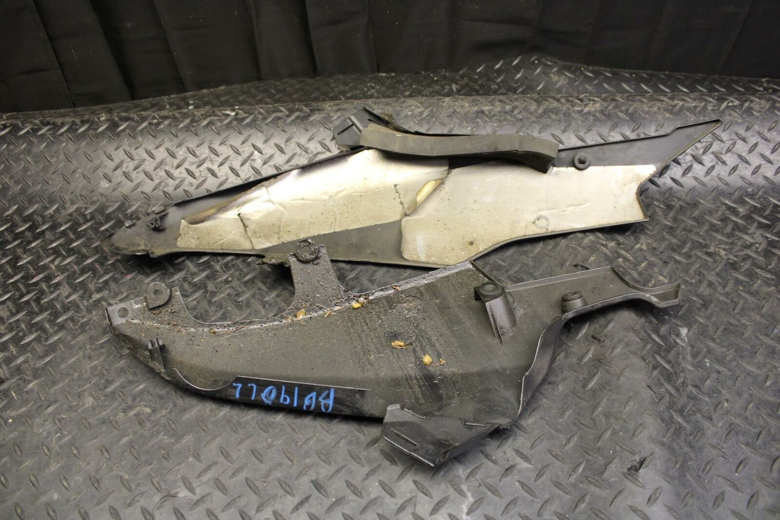 10 SUZUKI GSXR750 LOWER BOTTOM BELLY FAIRING COWL BB190
