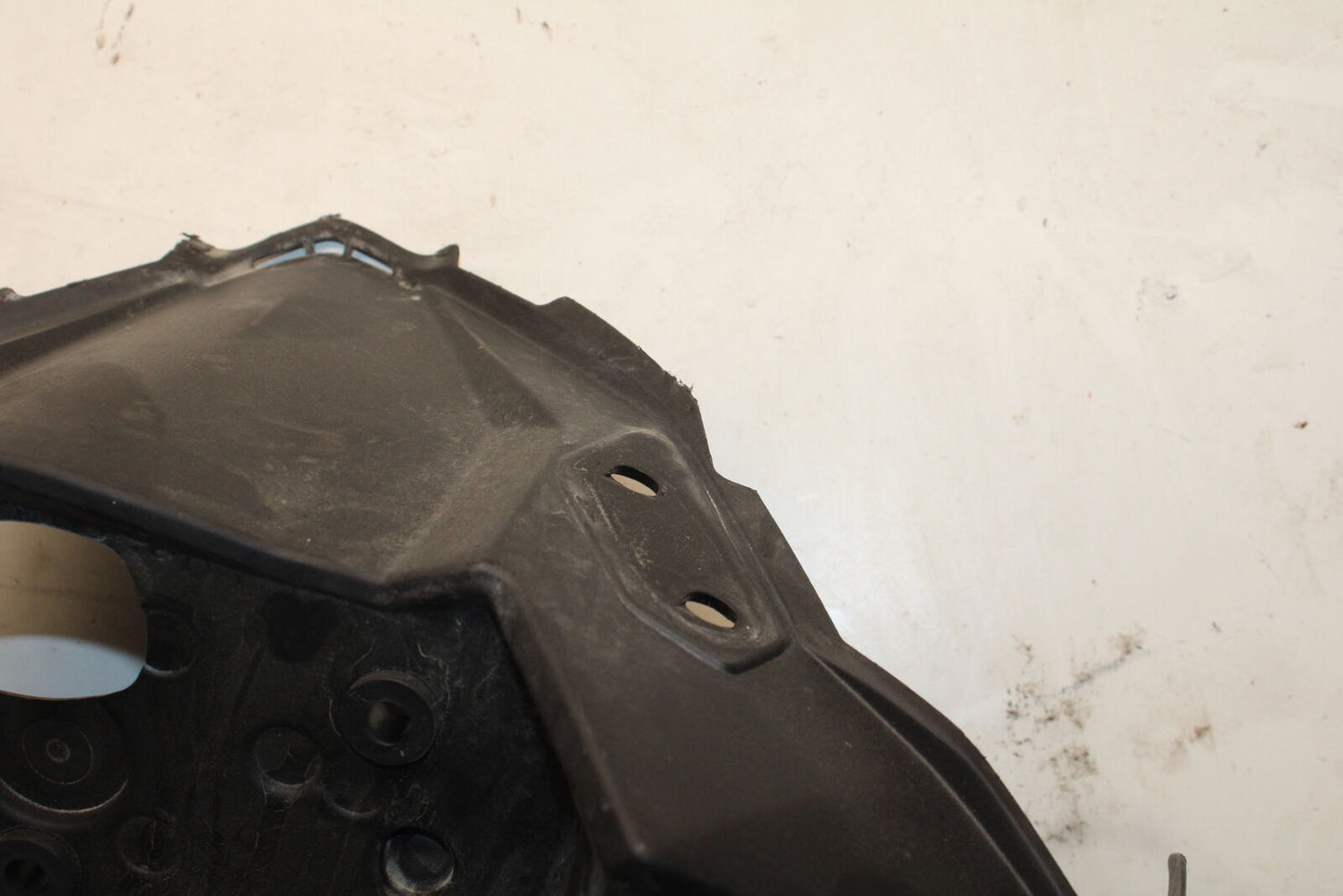 18-23 KAWASAKI NINJA 400 FRONT CENTER COWL FAIRING BB660