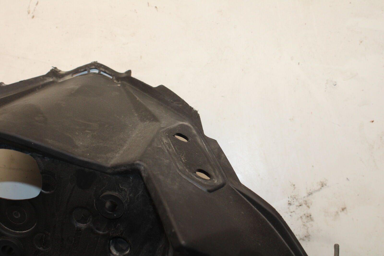 18-23 KAWASAKI NINJA 400 FRONT CENTER COWL FAIRING BB660