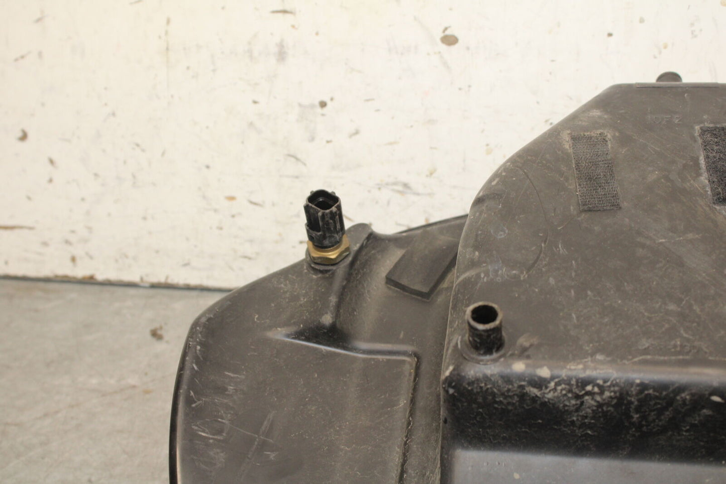 05-09 SUZUKI BOULEVARD C90 AIRBOX AIR INTAKE FILTER BOX BB692