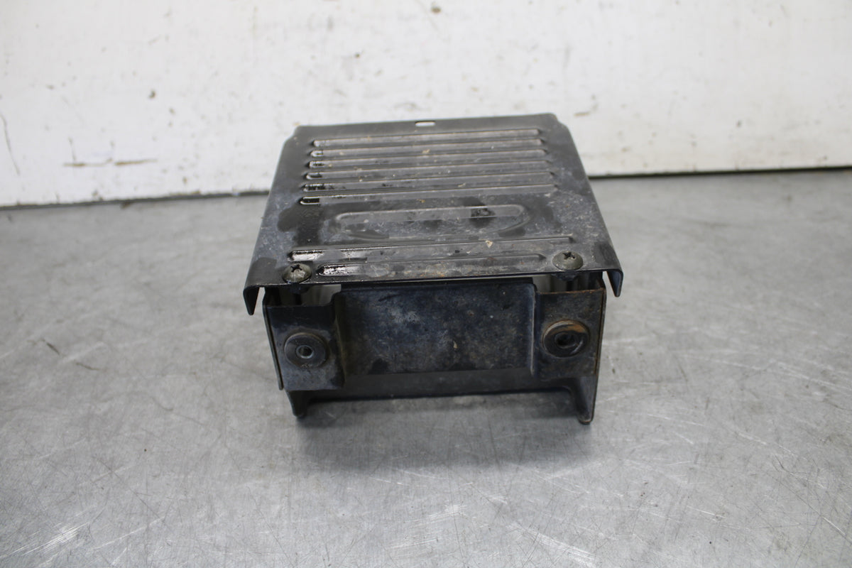 05-09 SUZUKI BOULEVARD C90 BATTERY TRAY BOX HOLDER BB692