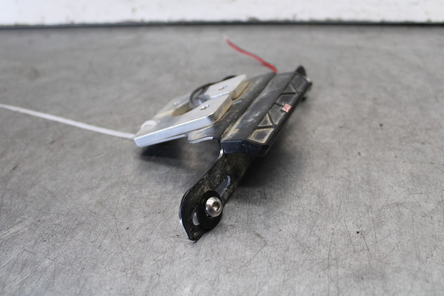 08-16 YAMAHA YZF R6 AFTERMARKET FENDER ELIMINATOR LICENSE PLATE BRACKET BB665
