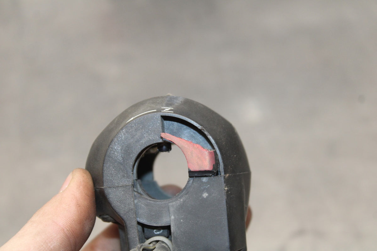 00 SUZUKI GSXR750 LEFT CLIP ON HANDLE HORN SIGNALS SWITCH SWITCHES BB820
