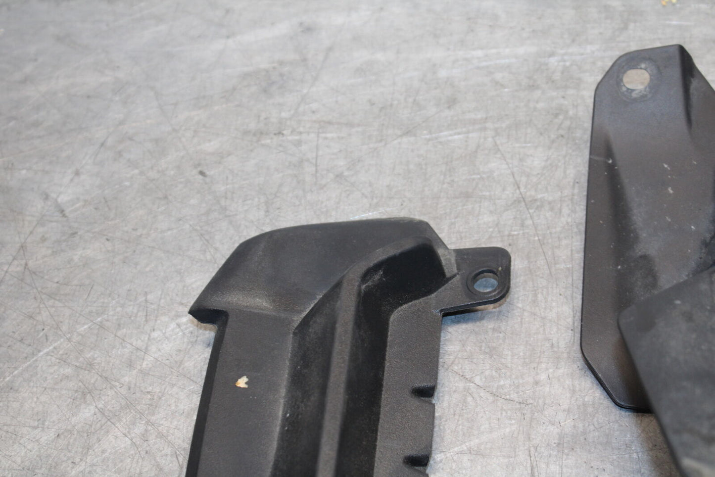 21-24 YAMAHA MT-07 MISCELLANEOUS PANELS COVERS TRIM  COWLS BB662