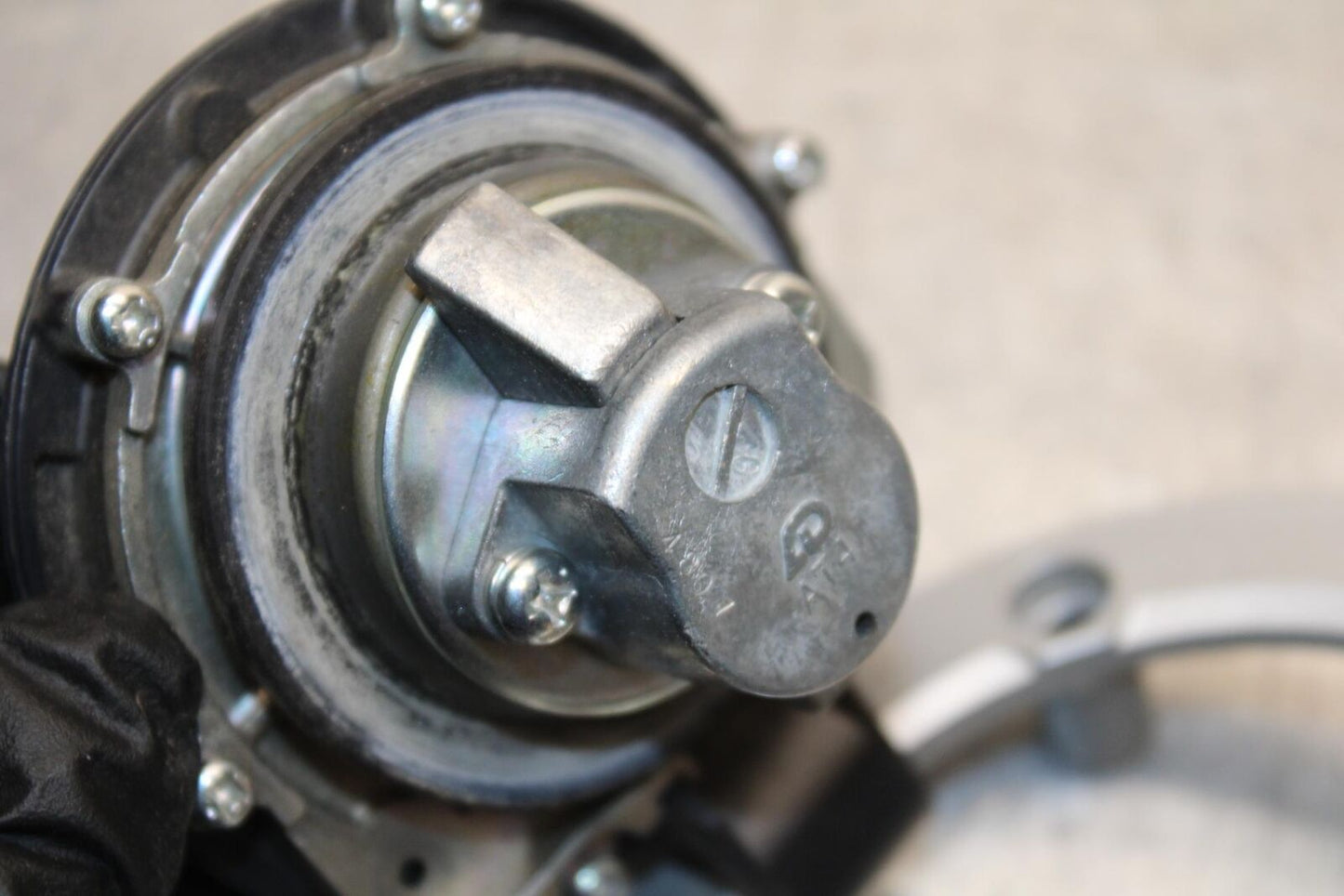 2015 Suzuki GSXR750 IGNITION LOCK KEY SET W/ GAS CAP AND SEAT LOCK BB595